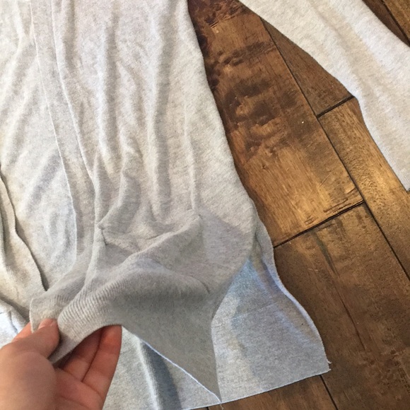 Grey cardigan with pockets and slits on each side - Picture 2 of 3